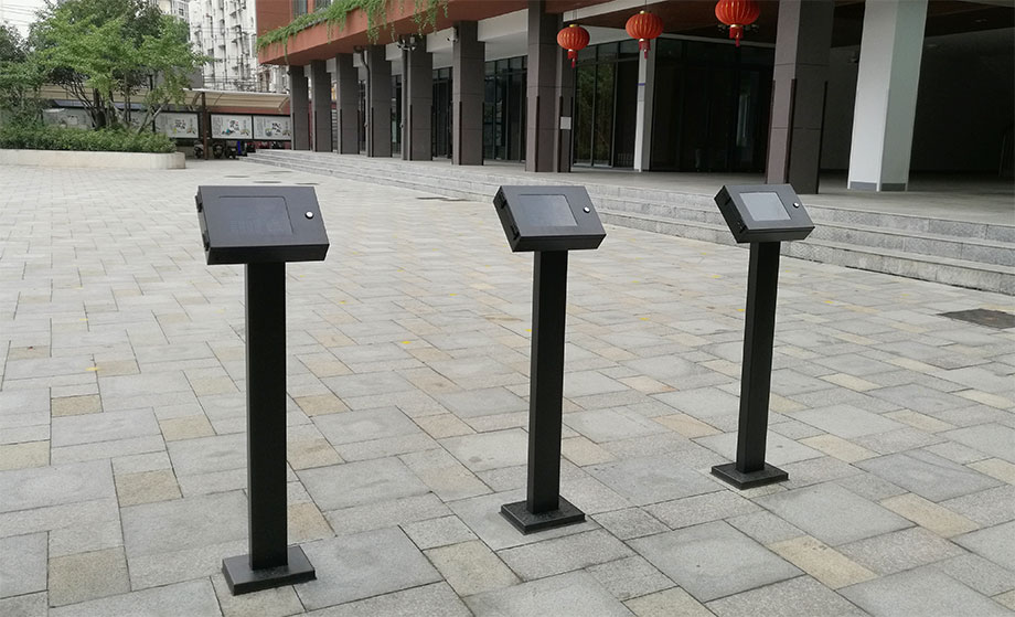 OA1000 Pro 家長接送安保管理系統(tǒng)終端支持有線網(wǎng)絡(luò)、Wifi、U盤等數(shù)據(jù)傳輸方式，輕松勝任各種復(fù)雜通訊環(huán)境。